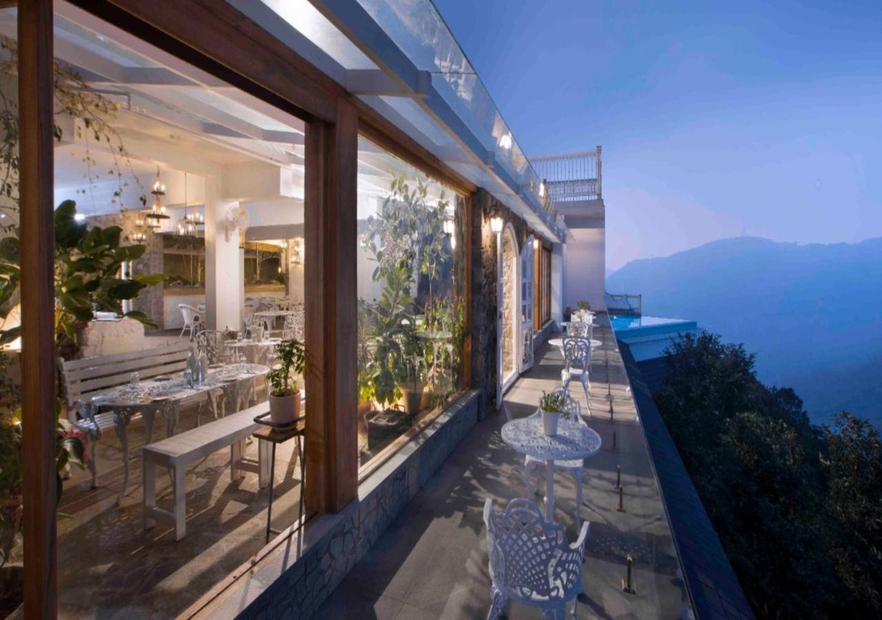 Hills & Hues Hotel Kumily Exterior photo