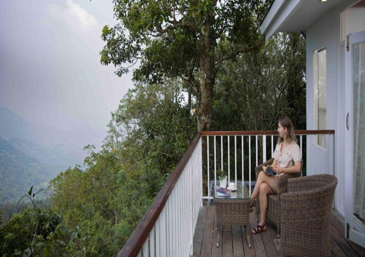 Hills & Hues Hotel Kumily Exterior photo